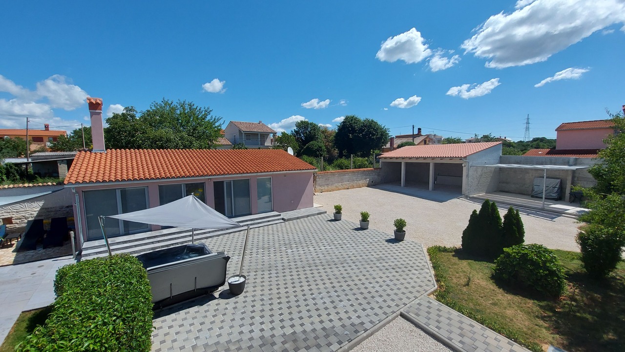 Photo of Patio Balcony in Galizana
