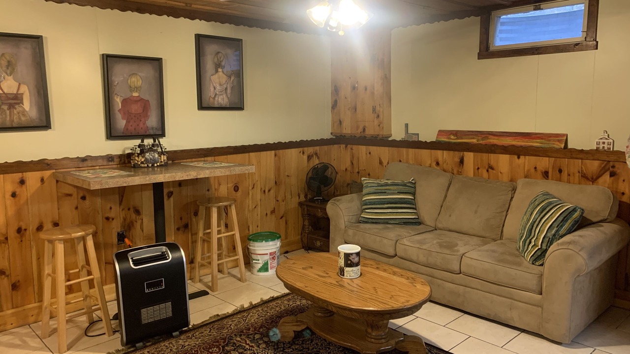 Photo of Livingroom in James Creek