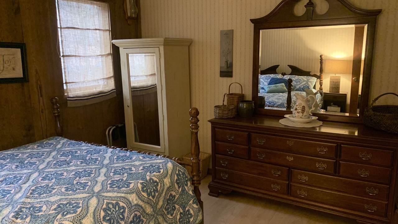 Photo of Bedroom in James Creek