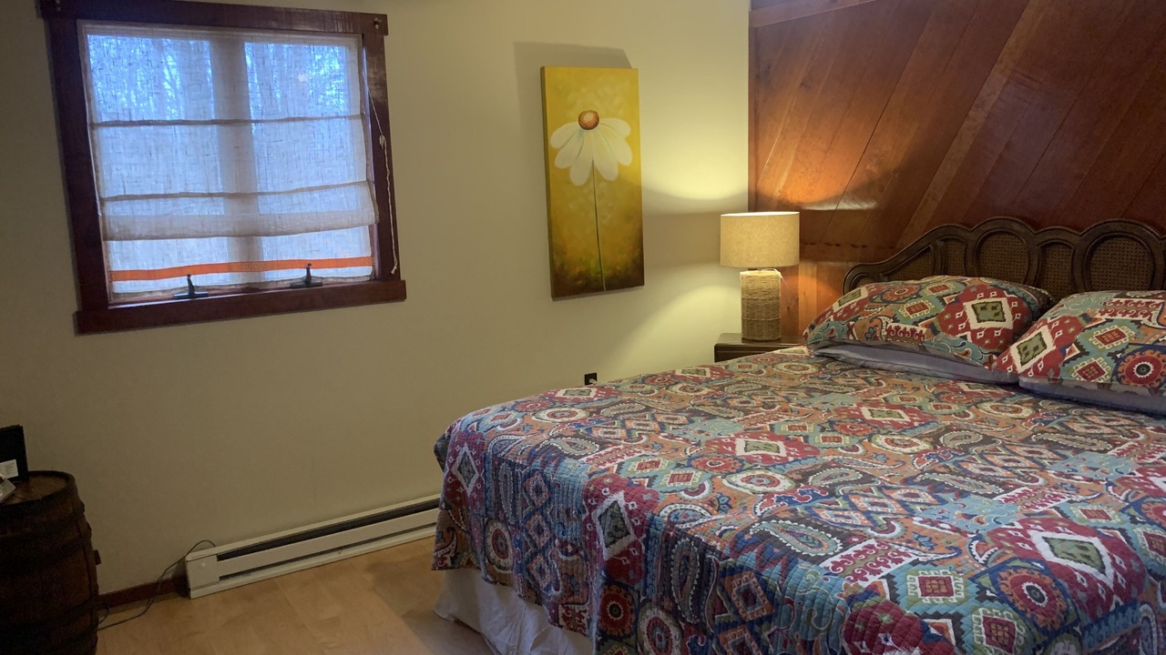 Photo of Bedroom in James Creek