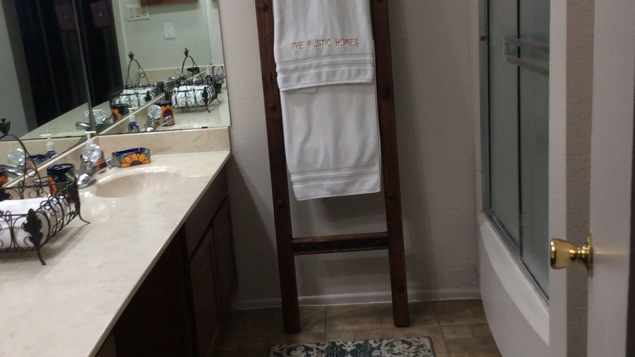 Photo of Bathroom in Bonanza