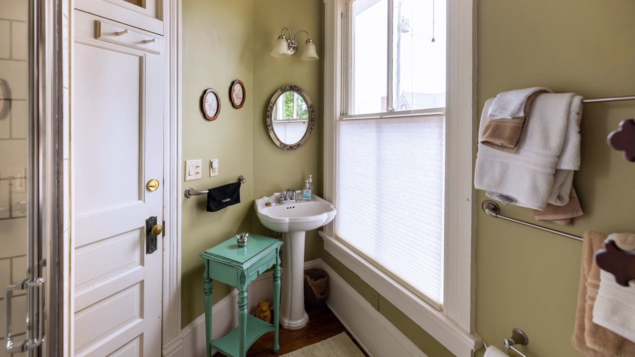 Photo of Bathroom in Washington