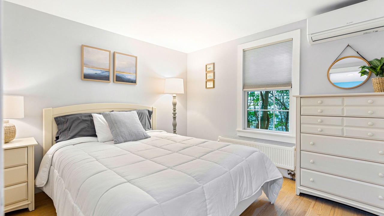 Photo of Bedroom in Ogunquit