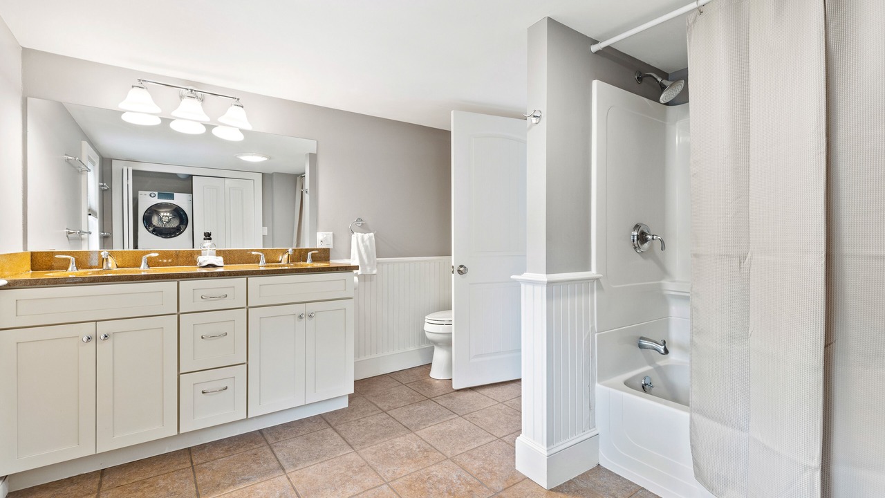 Photo of Bathroom in Ogunquit