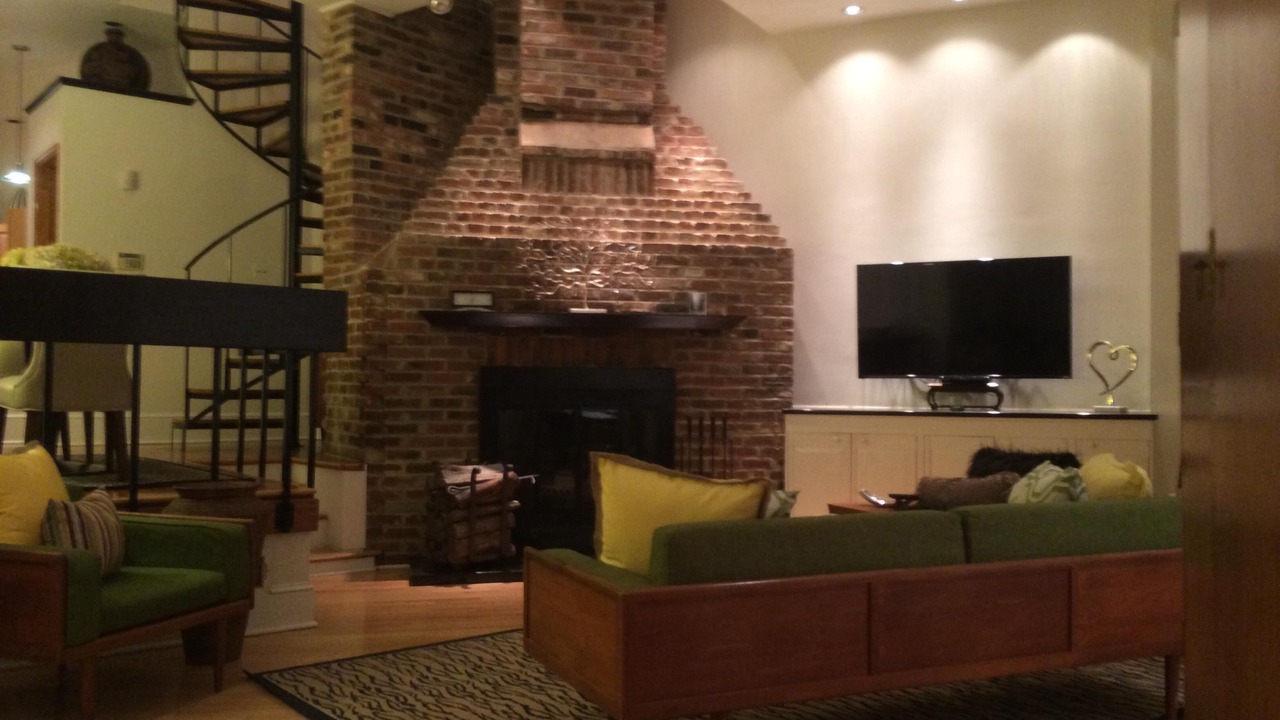 Photo of Livingroom in Near Northeast