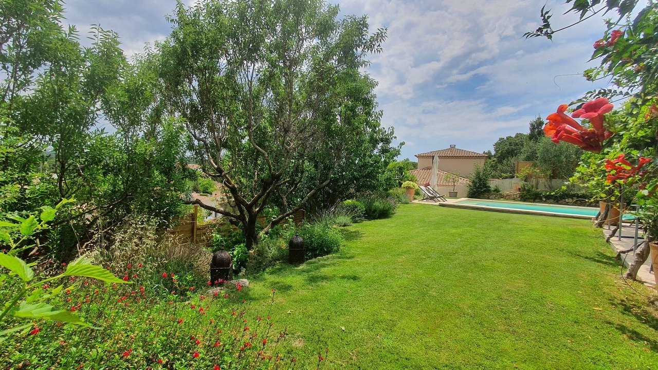 Photo of Outdoor in Lambesc