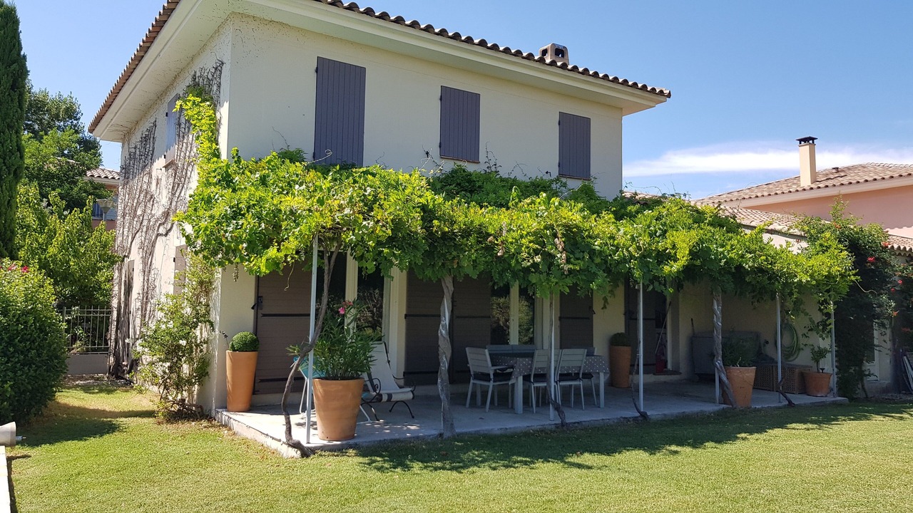 Photo of Outdoor in Lambesc