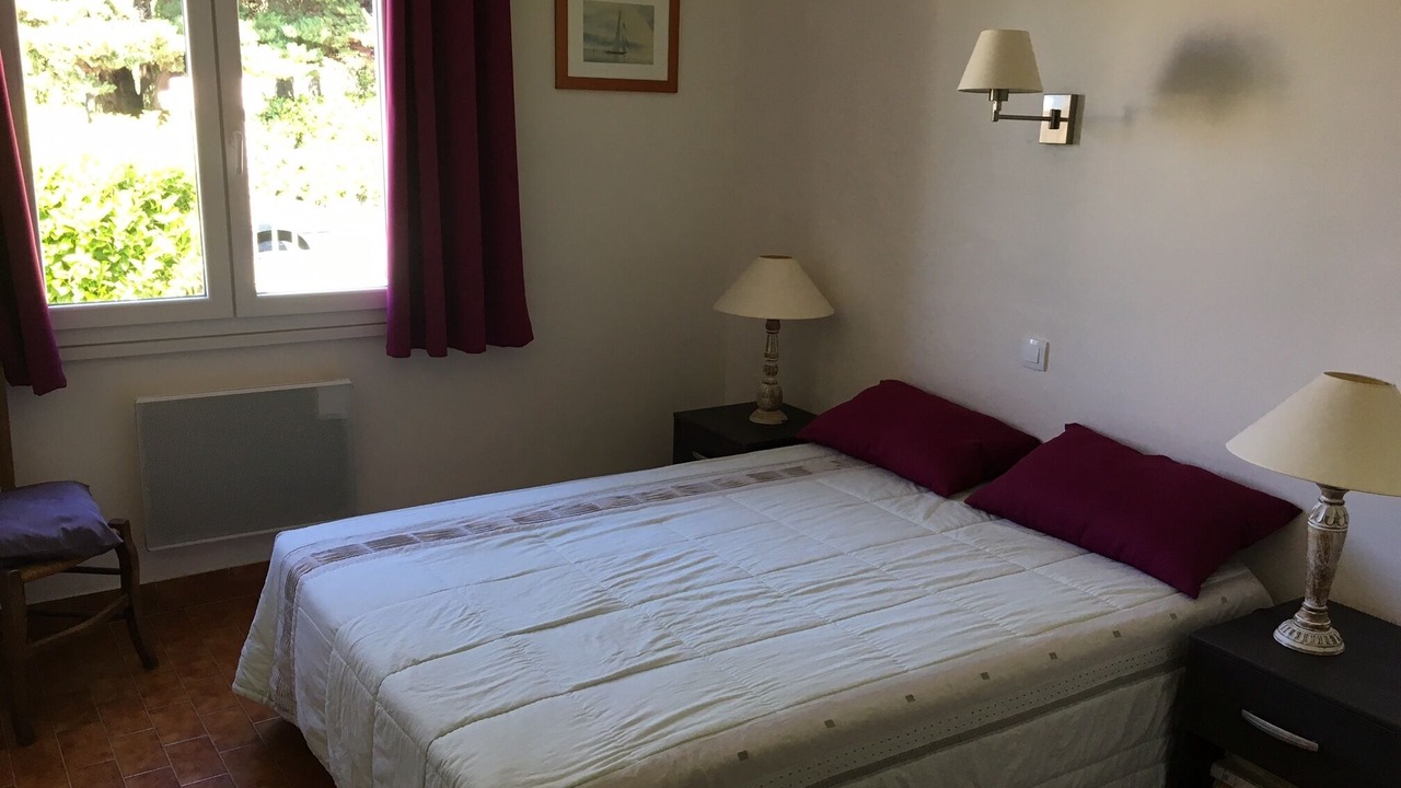 Photo of Bedroom in Saint-Jean-de-Maruejols-et-Avejan