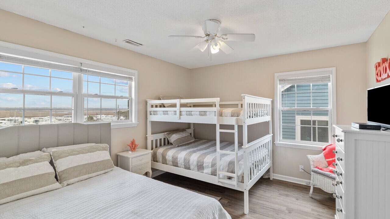 Photo of Bedroom in North Topsail Beach