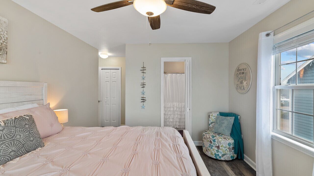 Photo of Bedroom in North Topsail Beach