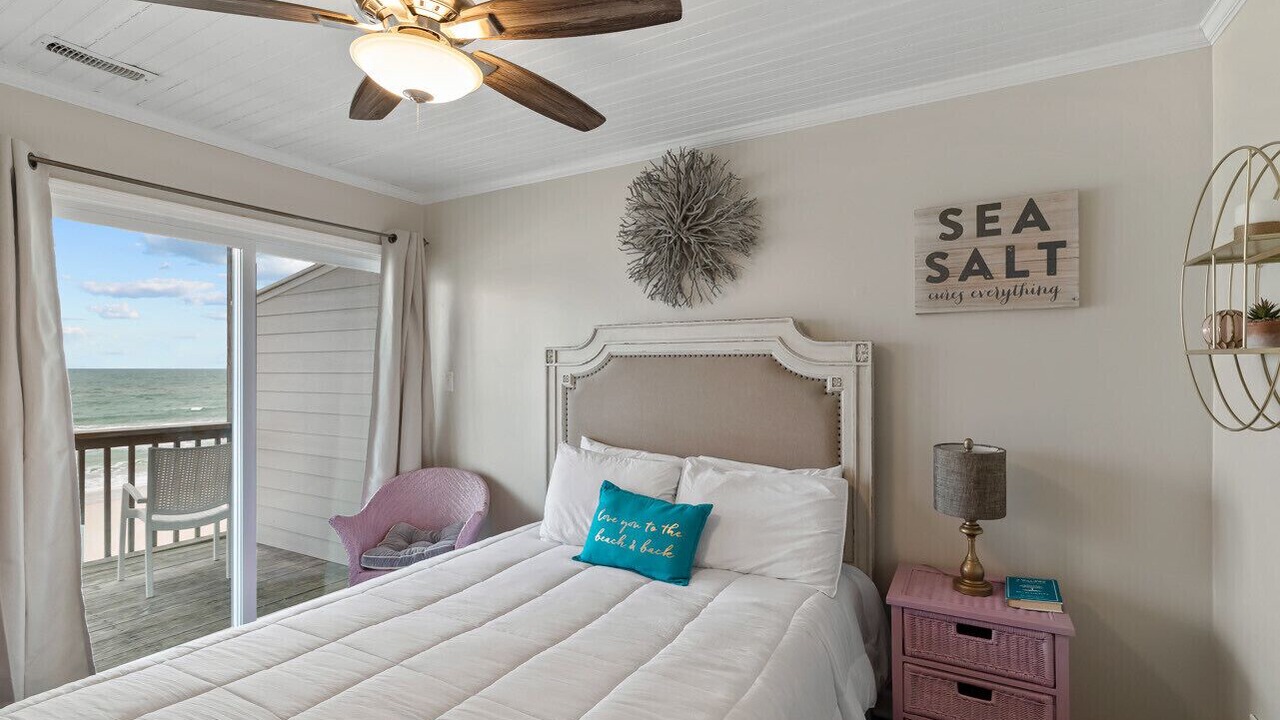 Photo of Bedroom in North Topsail Beach