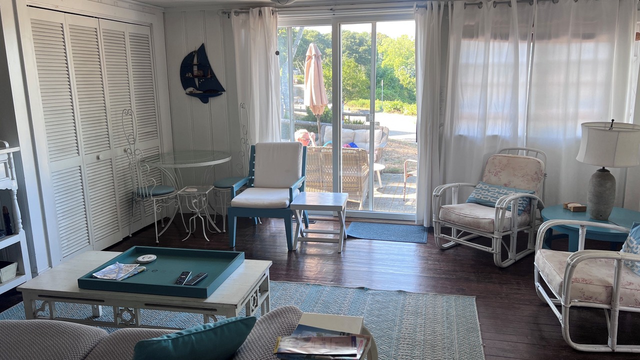 Photo of Livingroom in Teaticket