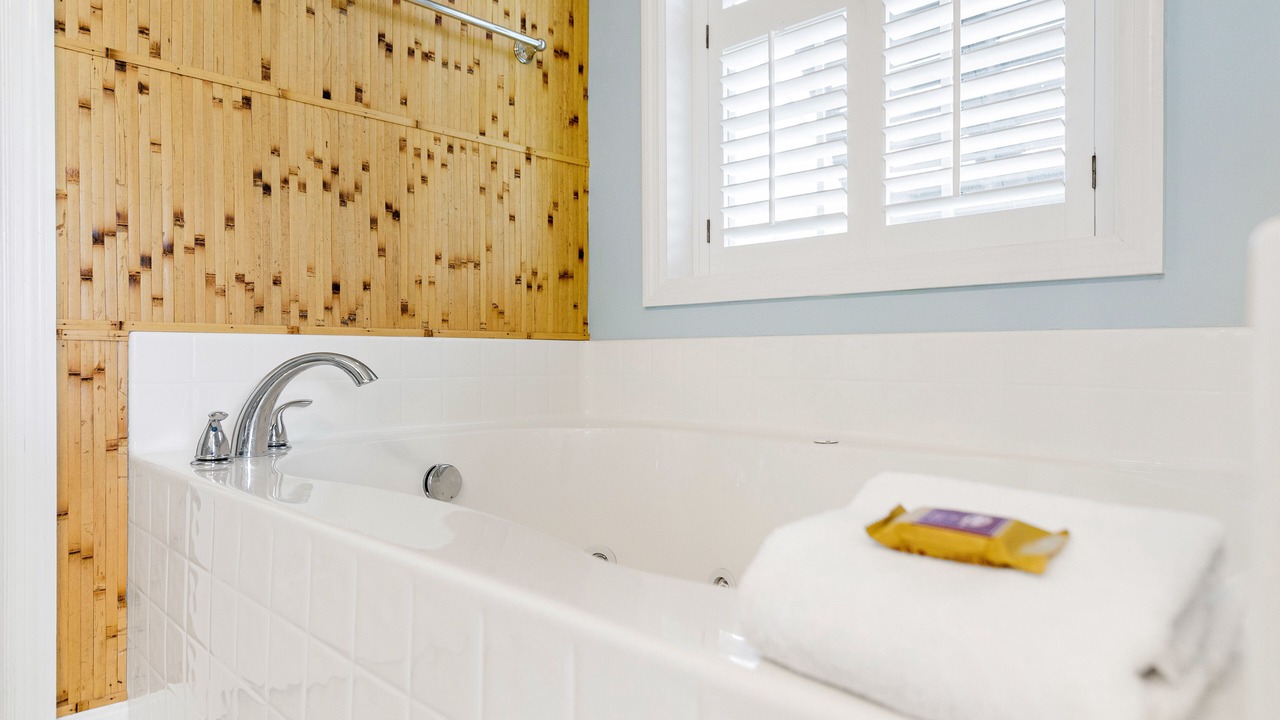 Photo of Bathroom in Waters Edge