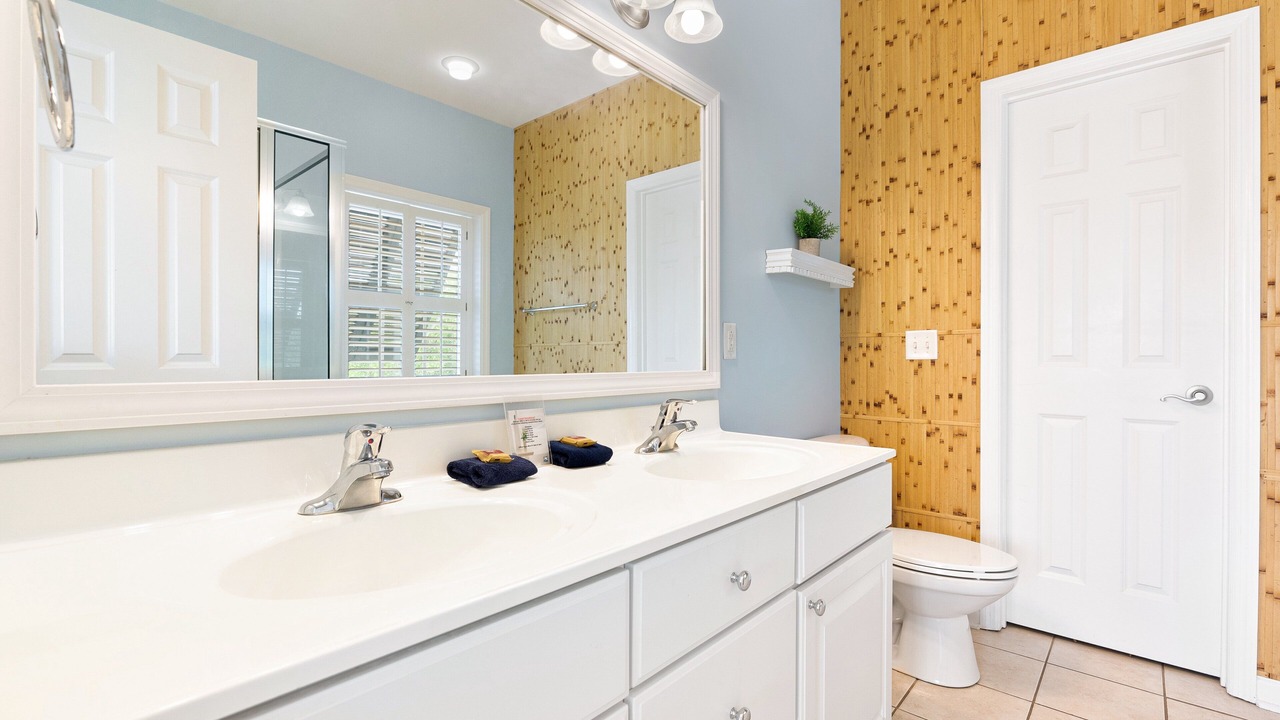 Photo of Bathroom in Waters Edge