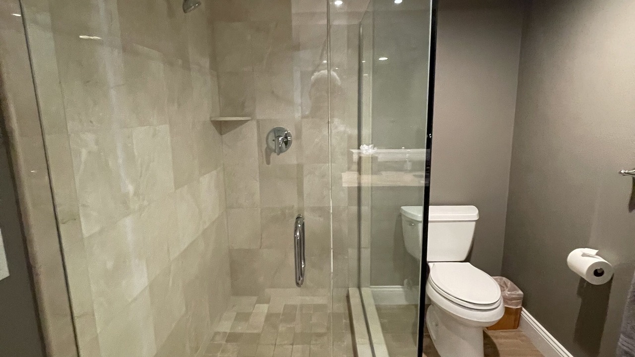 Photo of Bathroom in Vanderbilt Beach