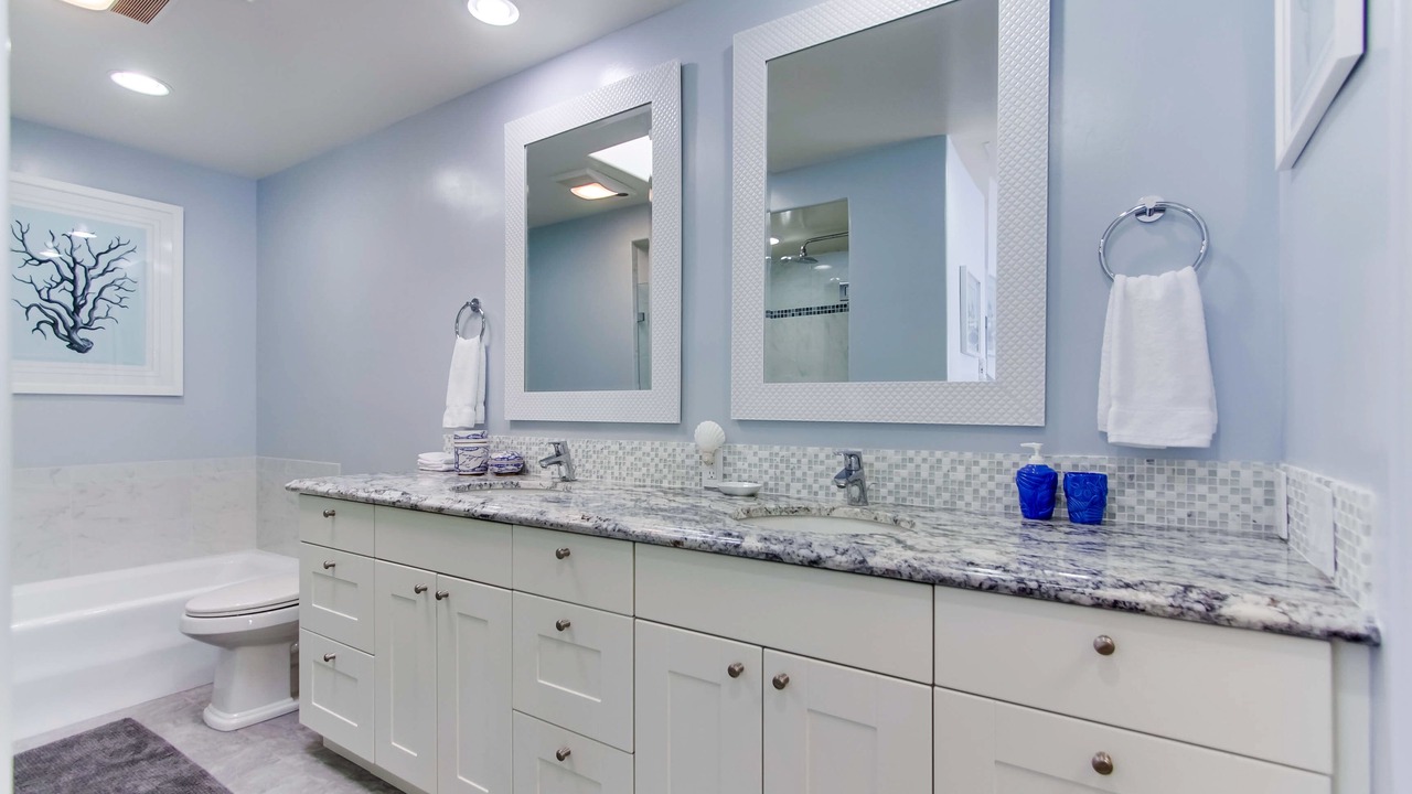Photo of Bathroom in Central Mission Beach