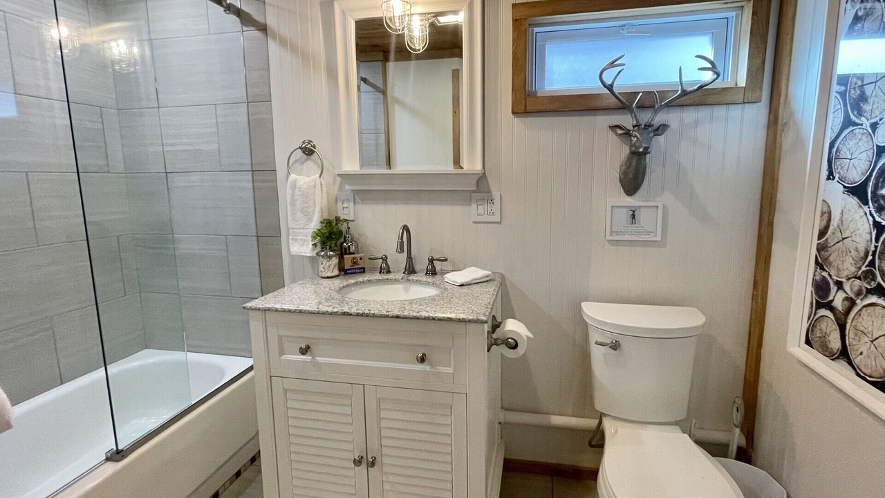 Photo of Bathroom in Embden