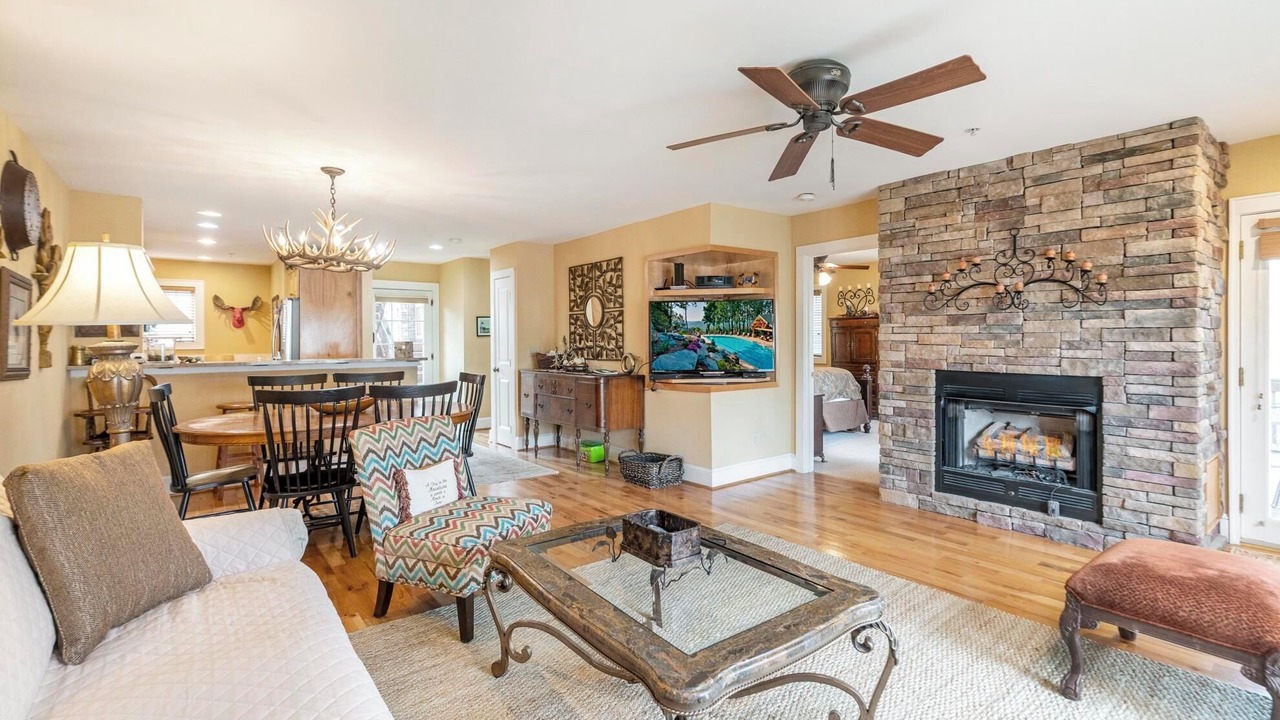 Photo of Livingroom in Foscoe