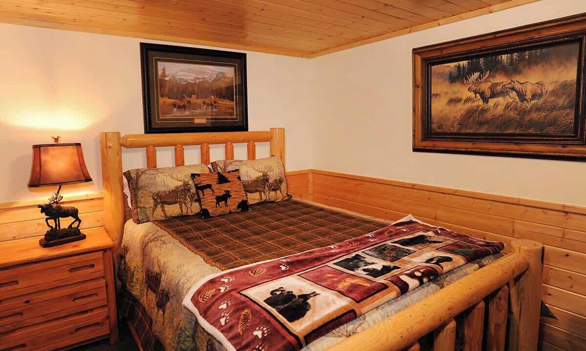 Photo of Bedroom in Island Park