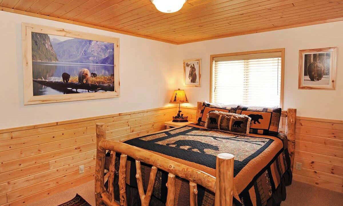 Photo of Bedroom in Island Park