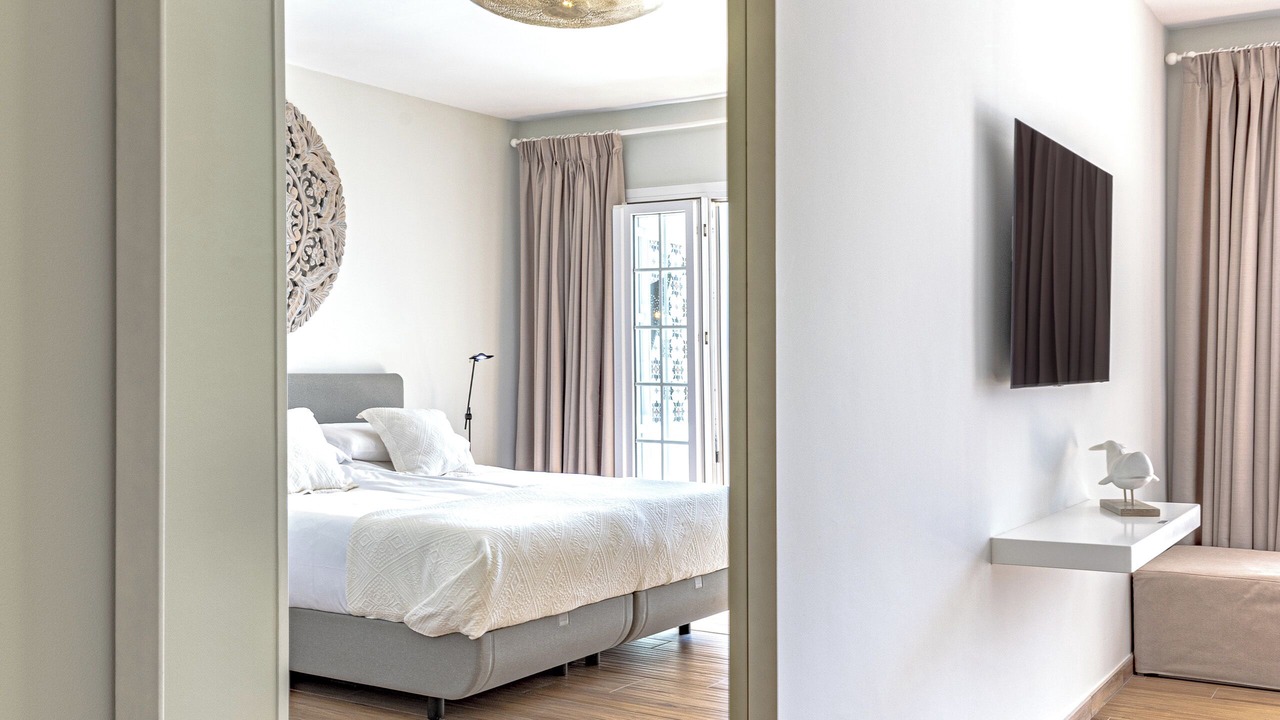 Photo of Bedroom in Golden Mile