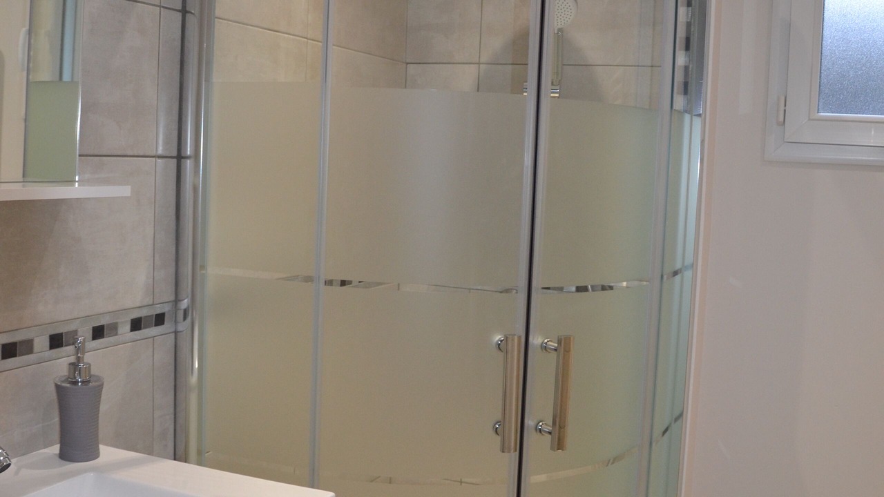 Photo of Bathroom in Menilles