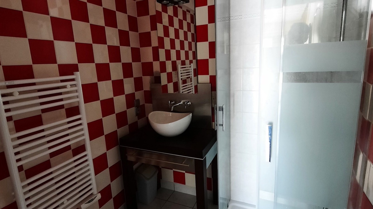 Photo of Bathroom in Irodouer