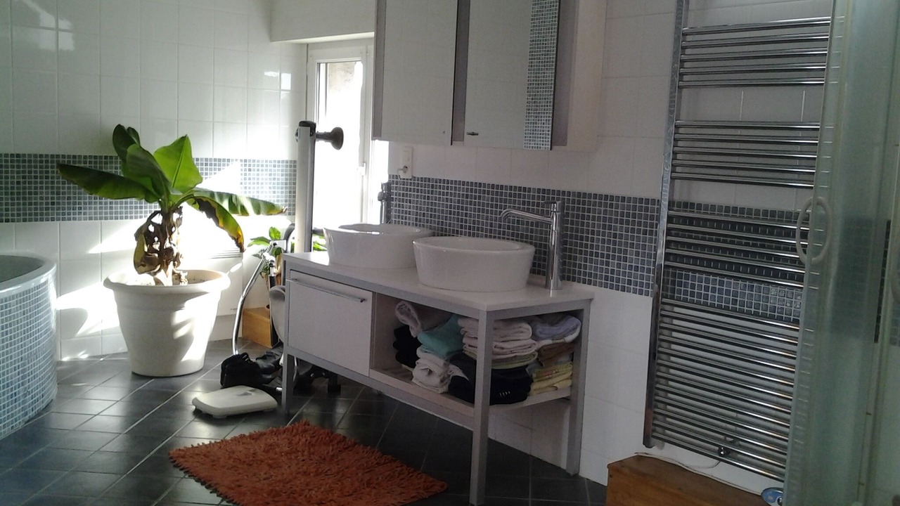 Photo of Bathroom in Irodouer