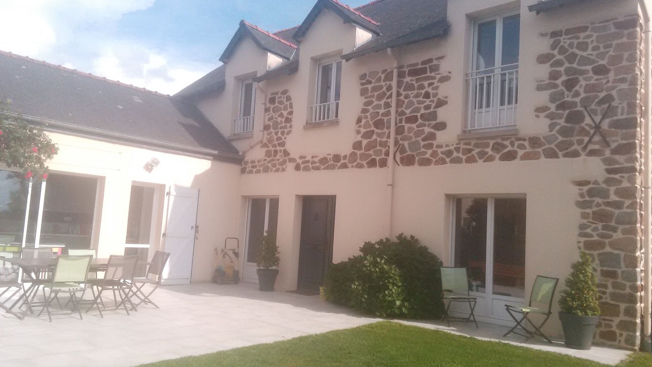Photo of Outdoor in Irodouer