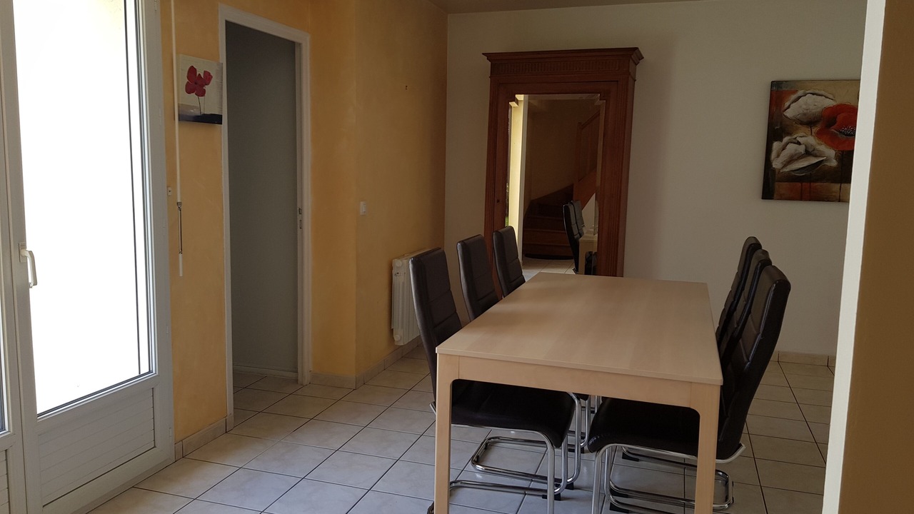 Photo of Others in Irodouer