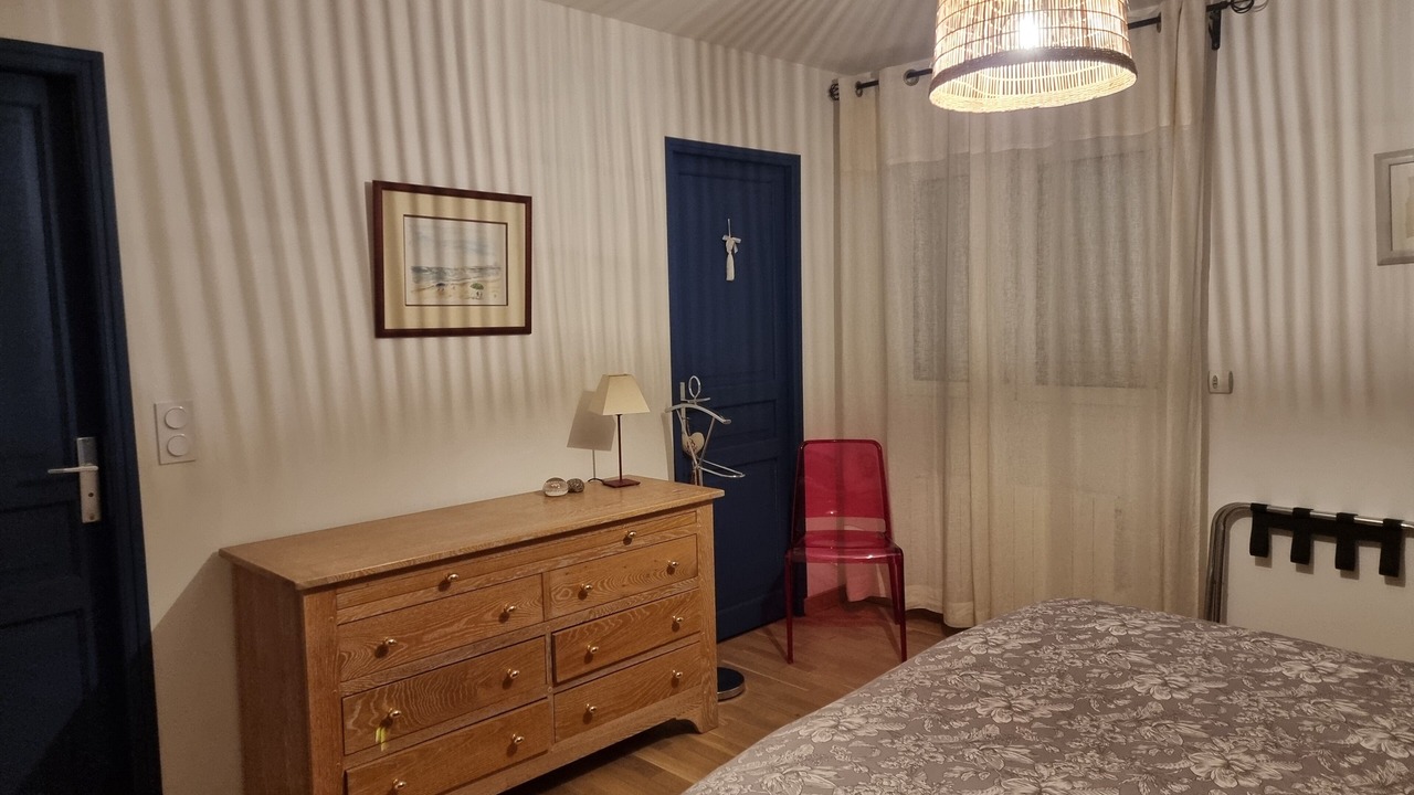 Photo of Bedroom in Ablon