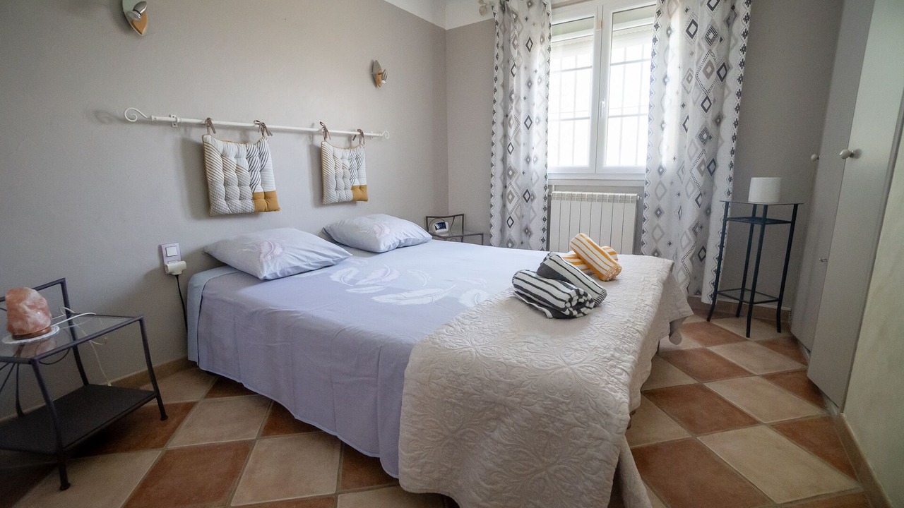 Photo of Bedroom in Meynes