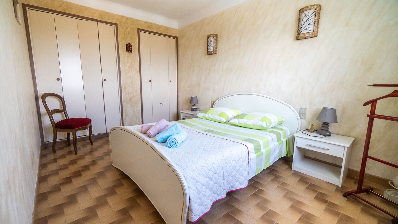 Photo of Bedroom in Meynes