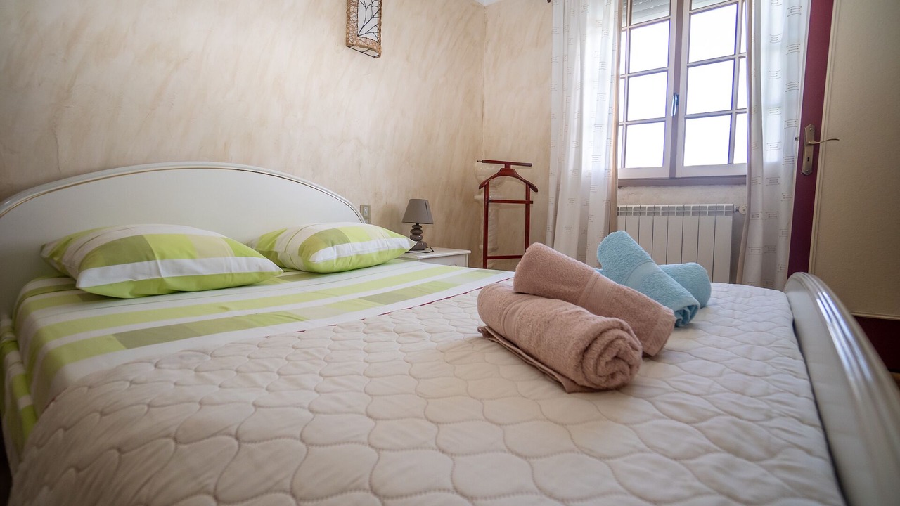 Photo of Bedroom in Meynes