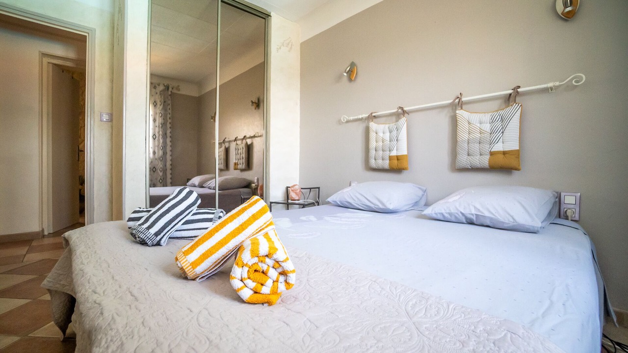 Photo of Bedroom in Meynes