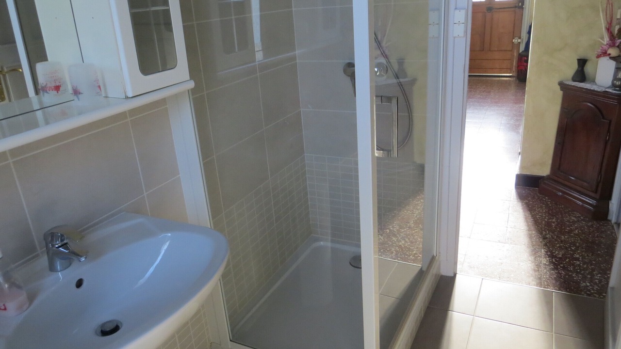 Photo of Bathroom in Marcy-l'Etoile