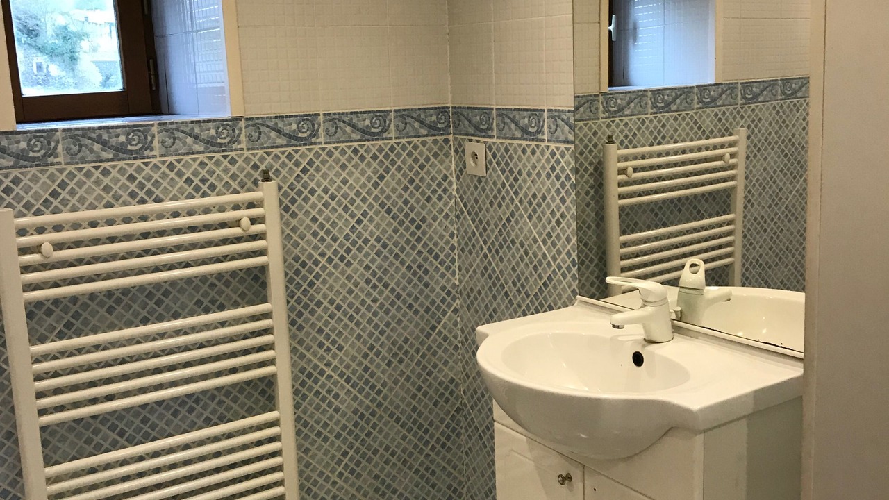 Photo of Bathroom in Mareugheol