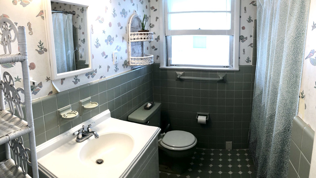 Photo of Bathroom in Avalon