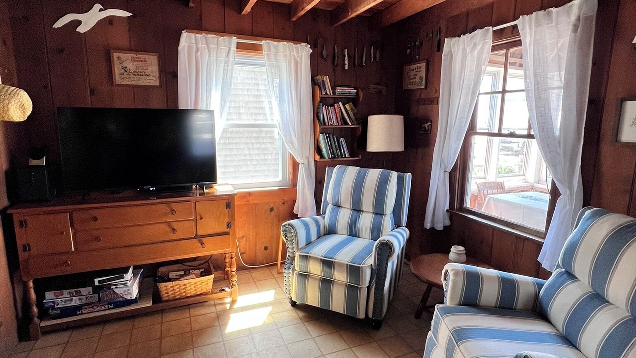 Photo of Livingroom in West Dennis