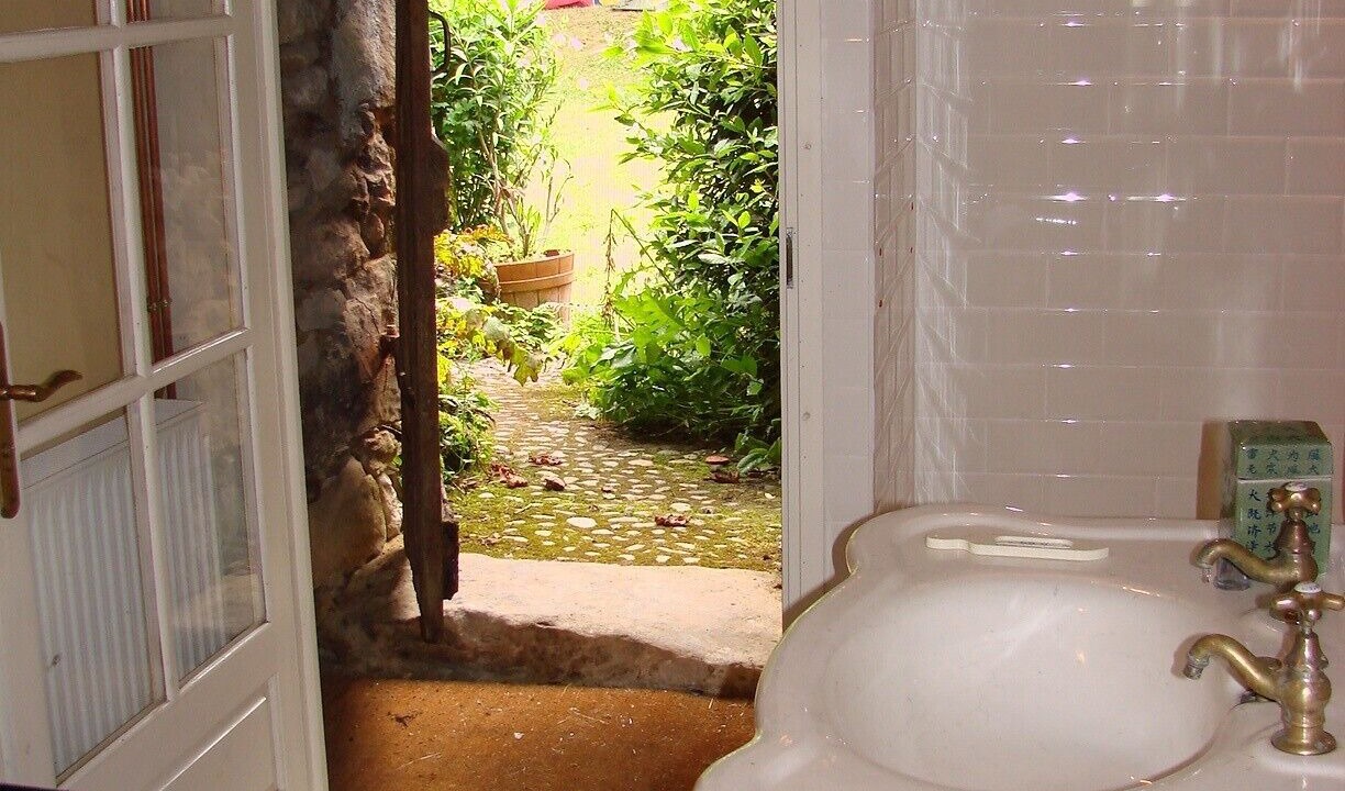 Photo of Bathroom in Grives