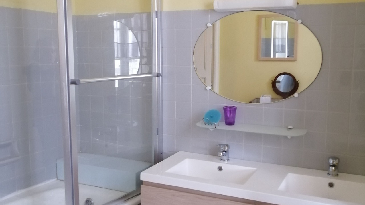 Photo of Bathroom in Cruscades