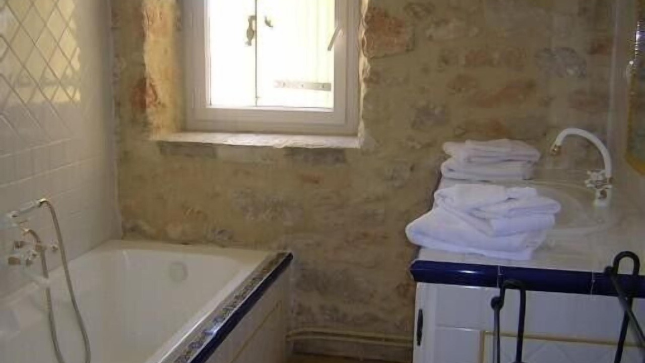 Photo of Bathroom in Saint-Restitut