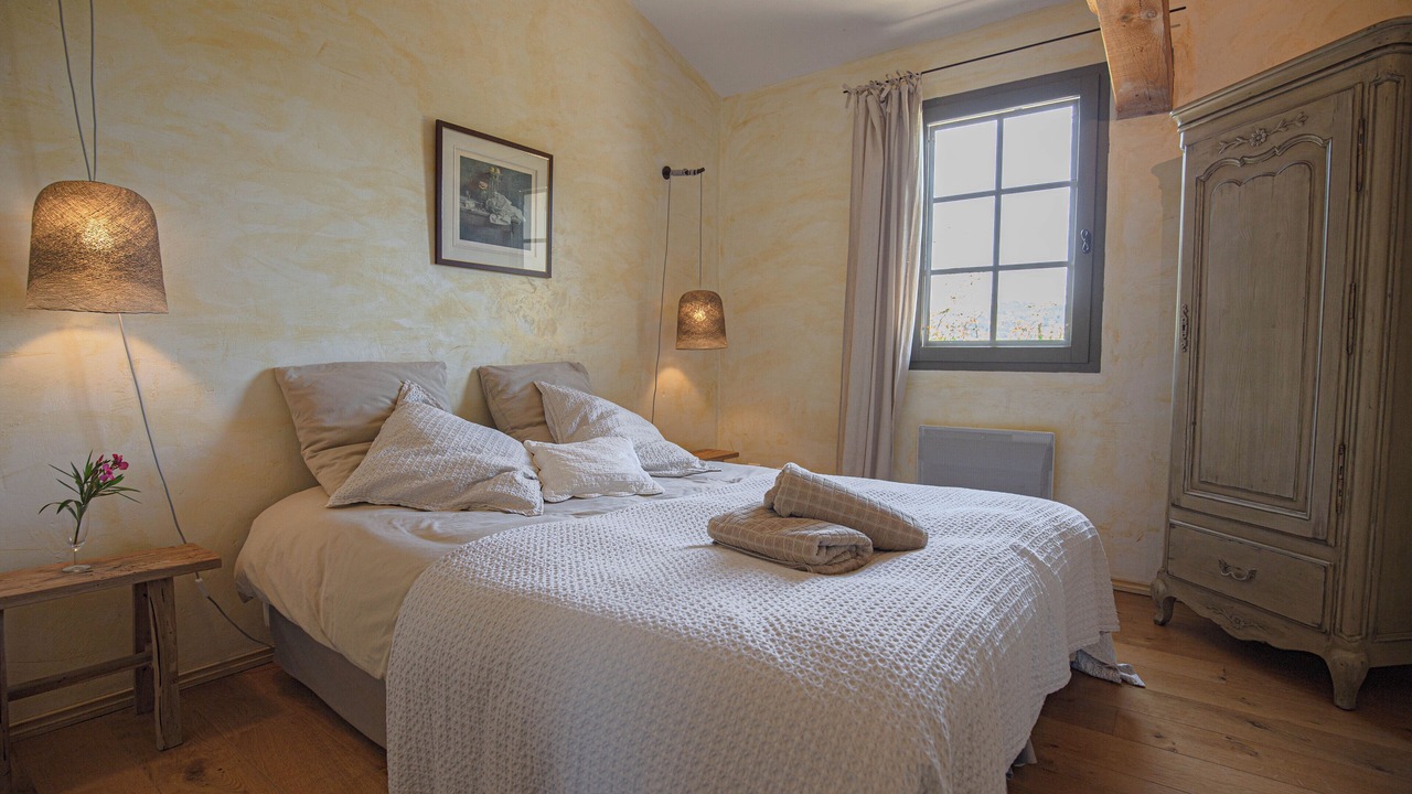 Photo of Bedroom in Rustrel