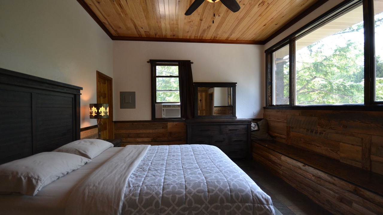 Photo of Bedroom in Champion