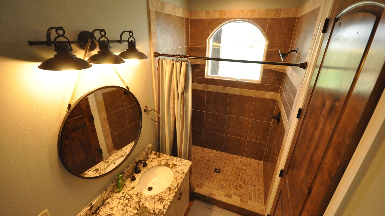 Photo of Bathroom in Hackberry