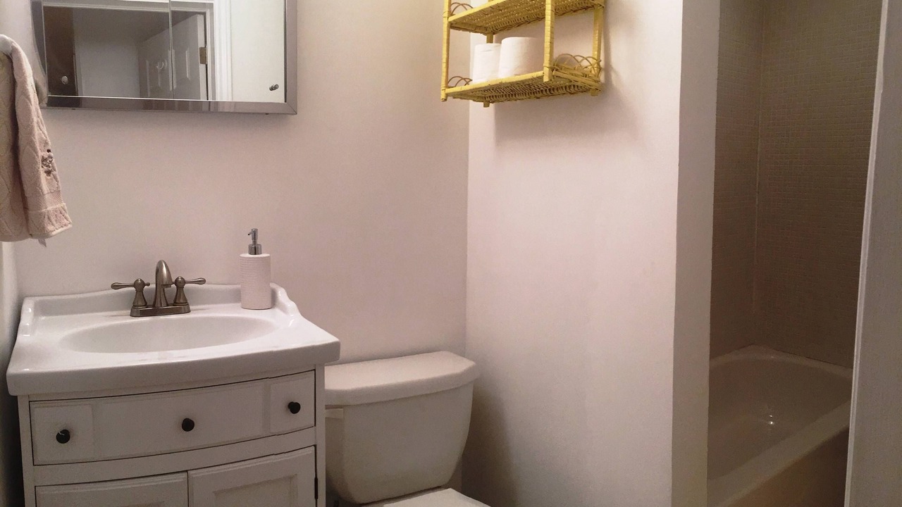 Photo of Bathroom in Georgina