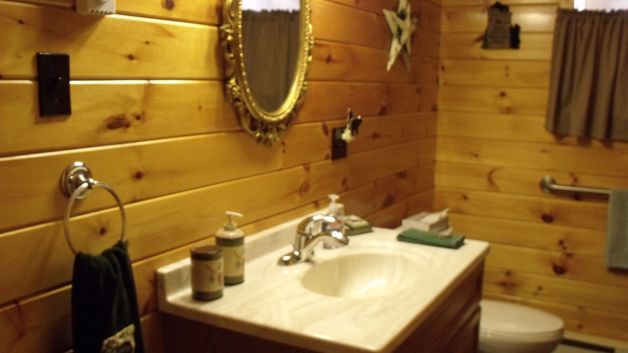 Photo of Bathroom in Morris Run