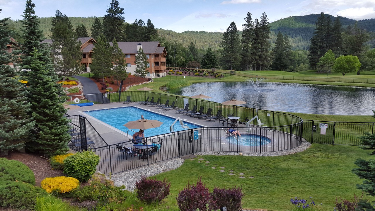 Photo of Others in Downtown Leavenworth