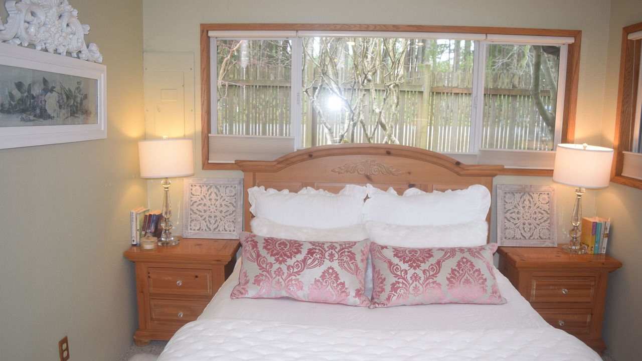 Photo of Bedroom in West Hills