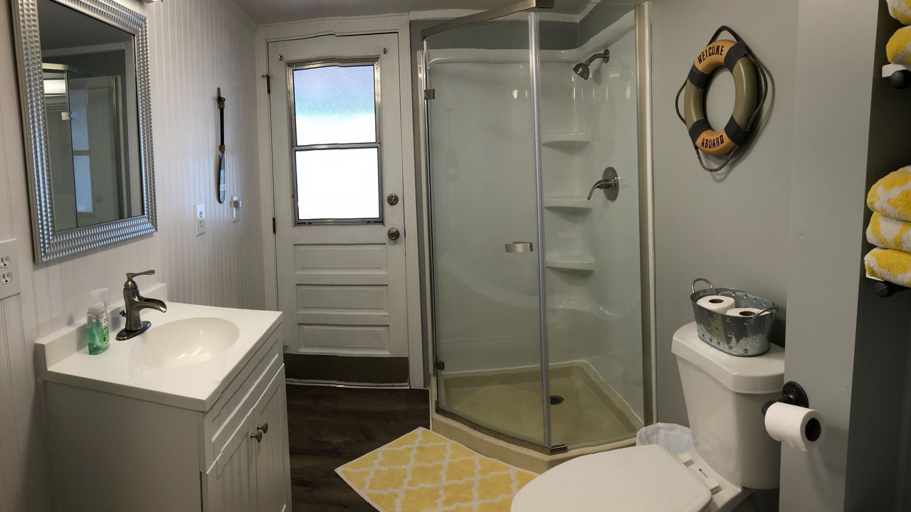 Photo of Bathroom in Kingsland